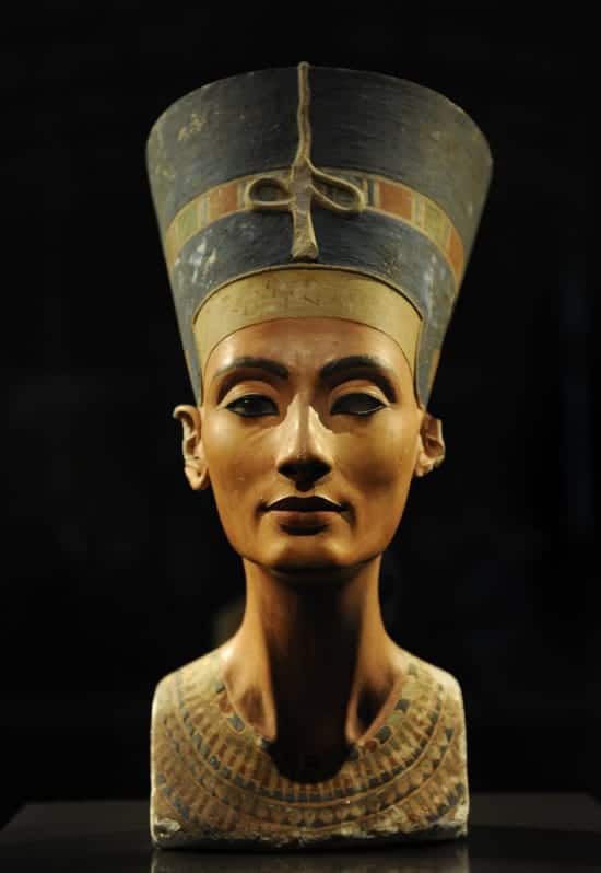 Möbelrestaurierung Büste der Nofretete, Neues Museum Berlin