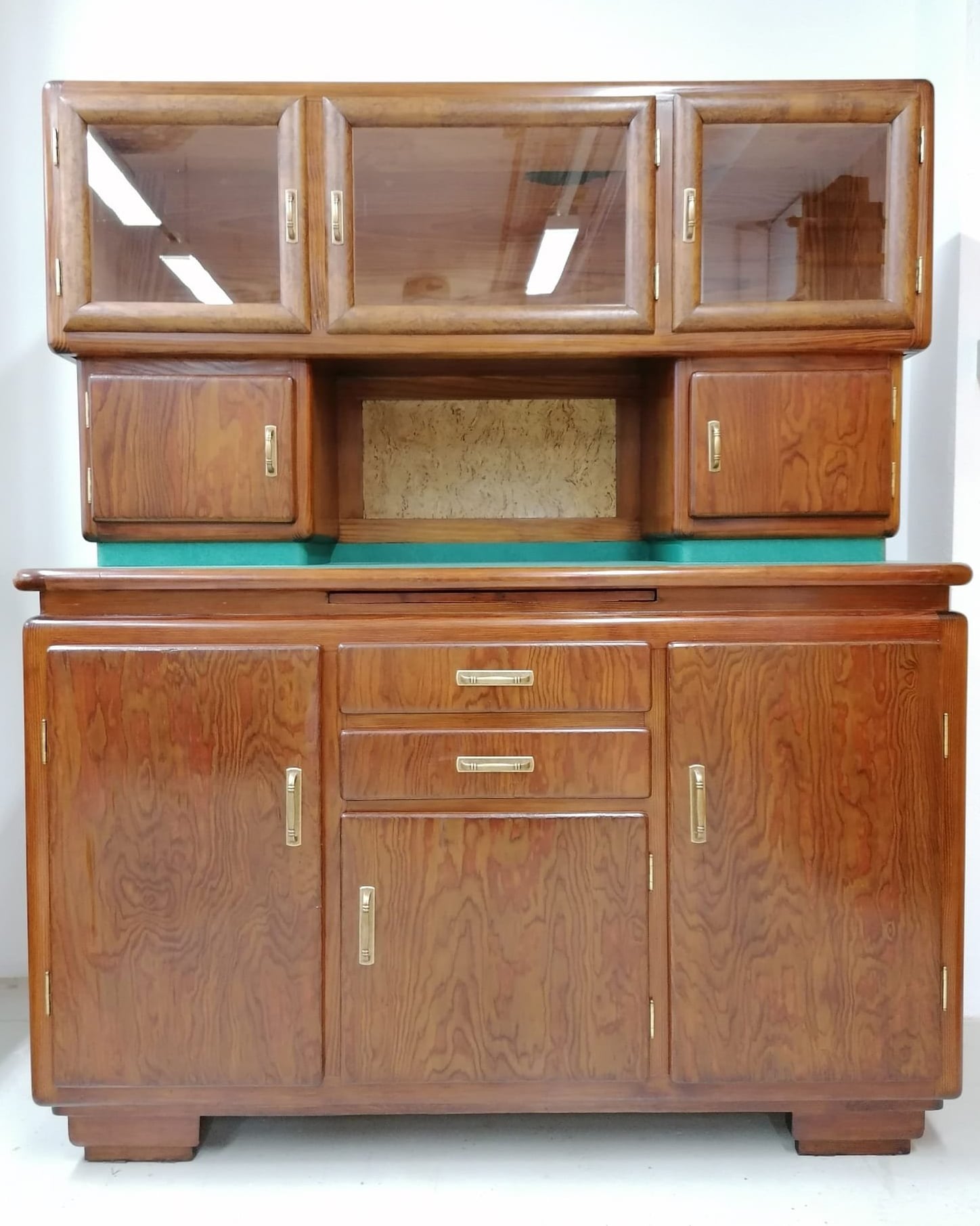 Möbelrestaurierung Zentrale Restaurierungswerkstatt Berlin: Istzustand Kuechenmöbel